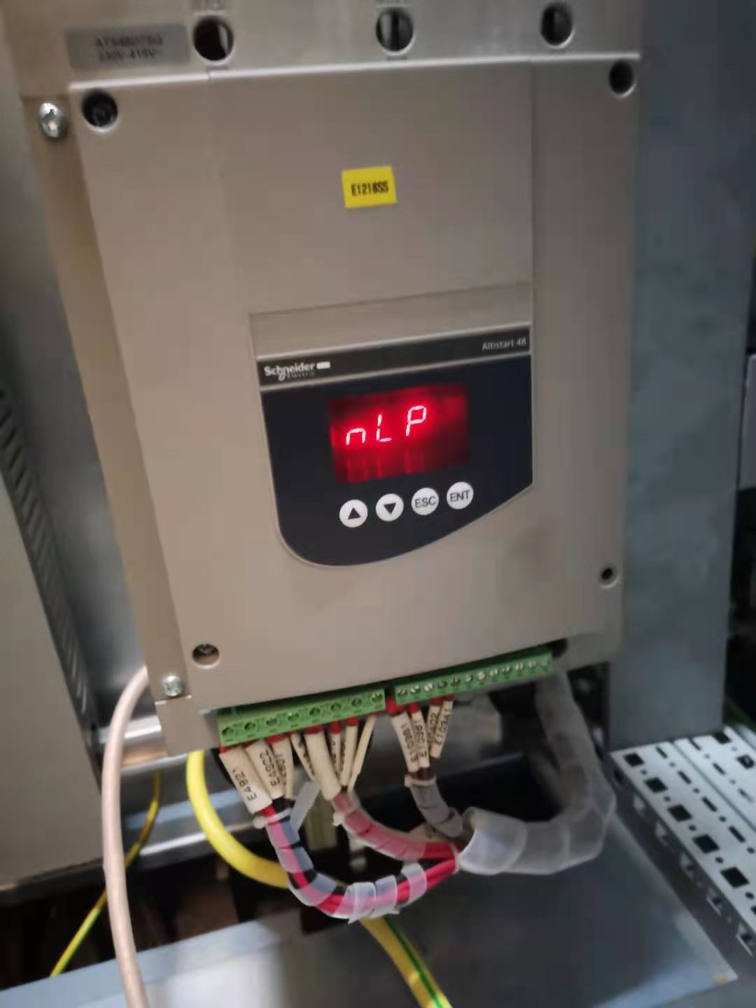施耐德軟啟動器nLP故障